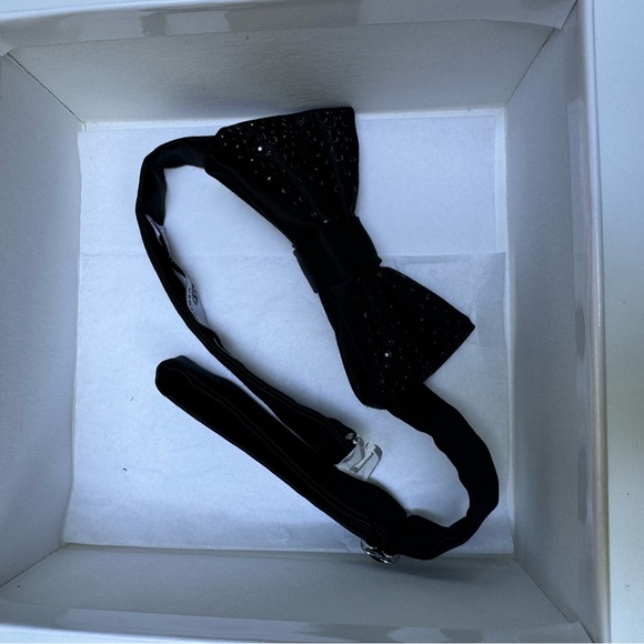 Young Versace Bow Tie - Picture 2 of 4